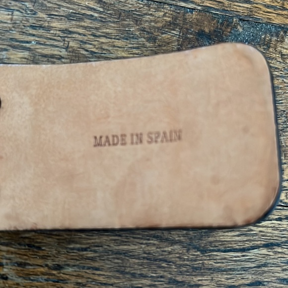 LOUIS VUITTON NAPPA LEATHER BOW BELT - MADE IN SPAIN - Picture 6 of 6